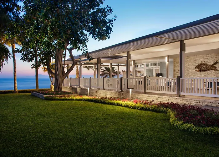 Acanthus Cennet Barut Collection