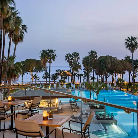Acanthus Cennet Barut Collection