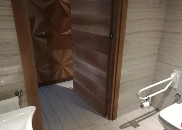 Acanthus Cennet Barut Collection