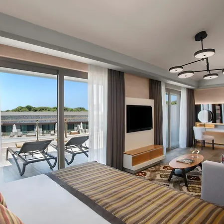 Resort Acanthus Cennet Barut Collection Side