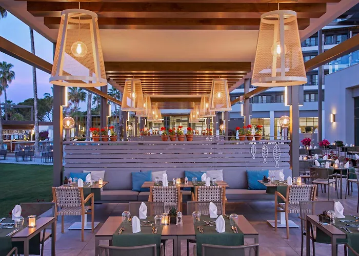 Resort Acanthus Cennet Barut Collection