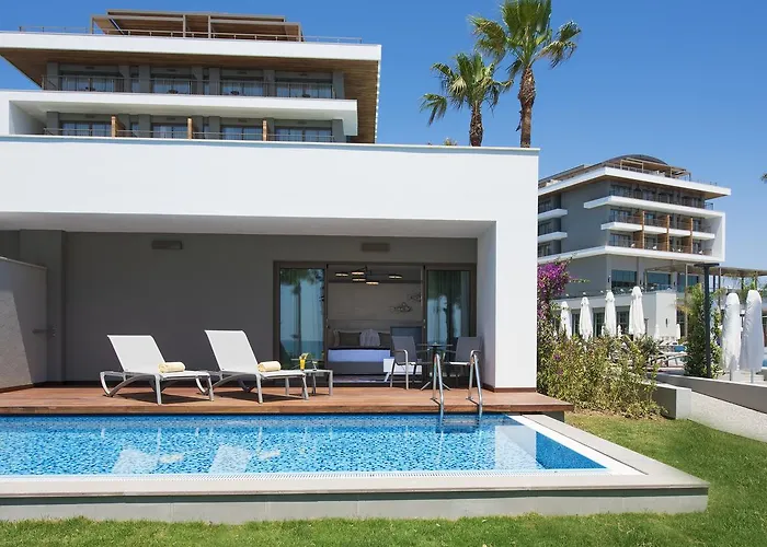 Resort Acanthus Cennet Barut Collection Side