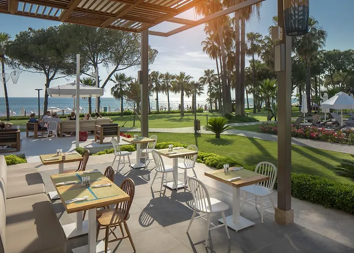 Resort Acanthus Cennet Barut Collection Side