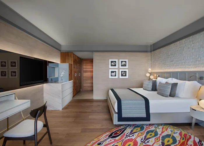 Acanthus Cennet Barut Collection