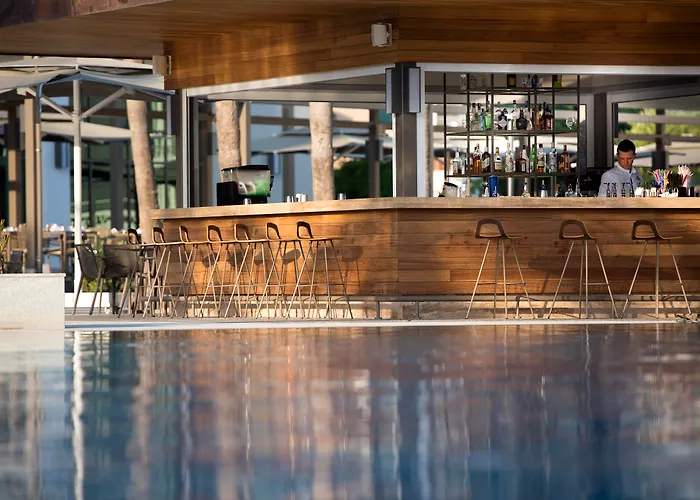 Resort Acanthus Cennet Barut Collection